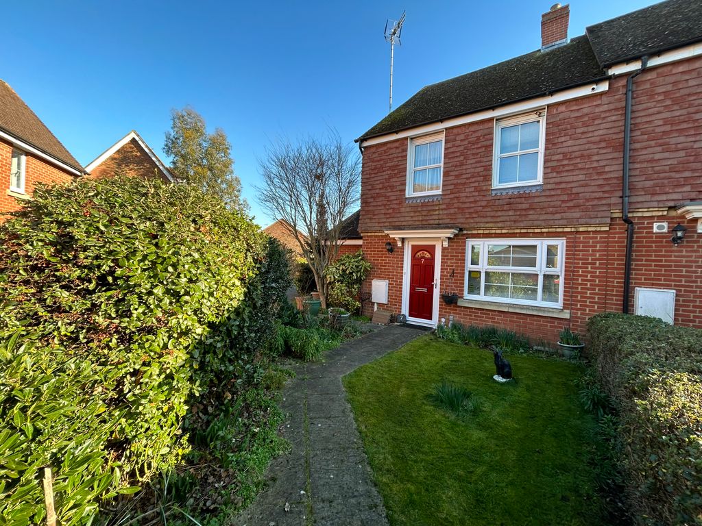 3 bed end terrace house for sale in Bergamot Close, Sittingbourne ME10