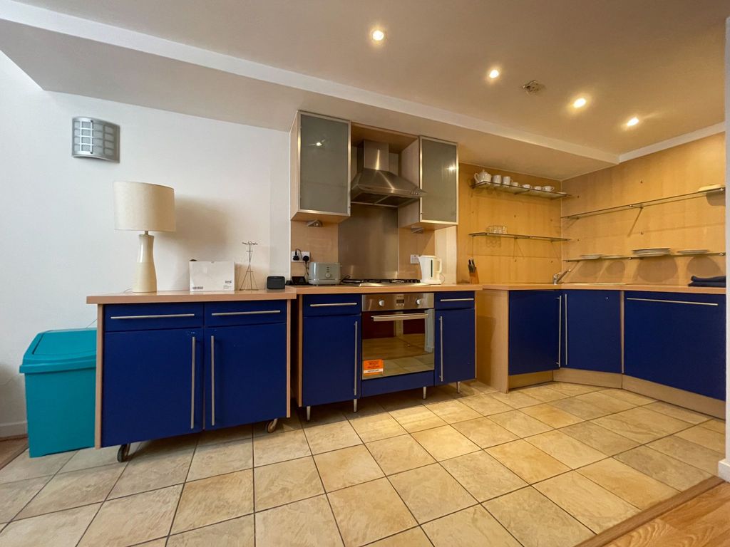 2 bed flat to rent in Building 45, Hopton Road, Woolwich, London SE18