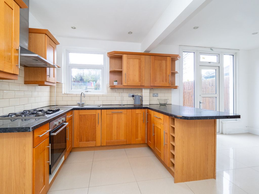 3 bed semidetached house to rent in Harrow Road, Carshalton, Surrey