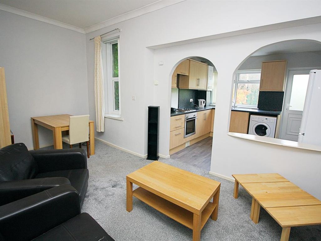 2 bed flat to rent in Walker Road, Newcastle Upon Tyne NE6, £875 pcm