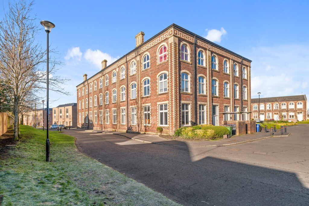 2 bed flat for sale in Hayford Mills, Cambusbarron FK7, £160,000 Zoopla
