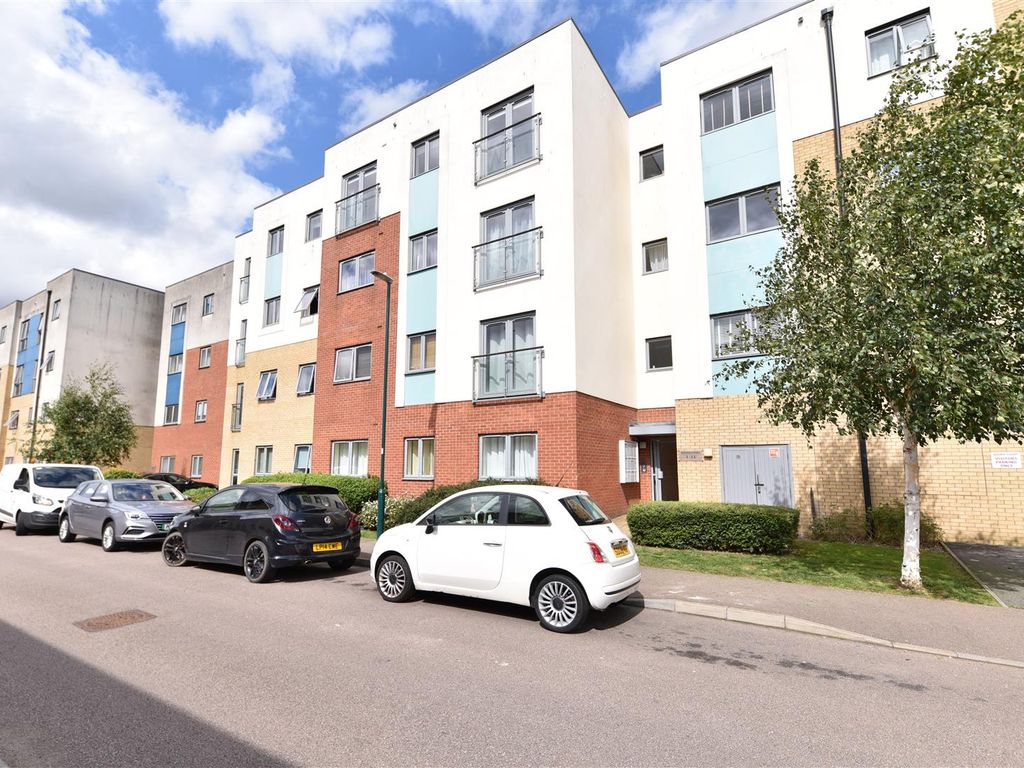2 bed flat for sale in Adonis Court, Admiral Drive, Stevenage SG1, £
