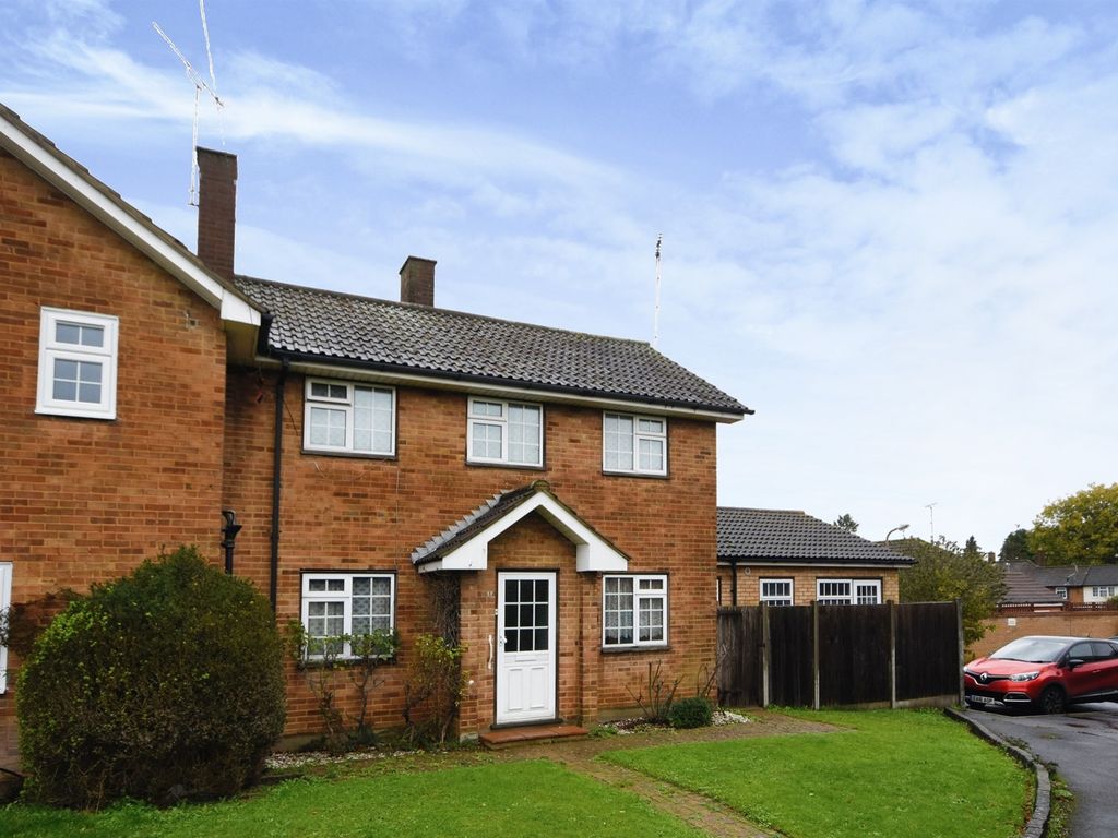 Pondfield Lane, Brentwood CM13