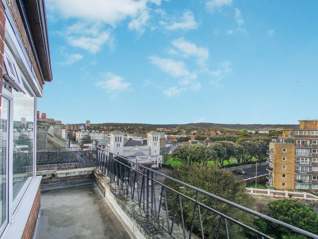 3 bed flat for sale in Howard Square, Lower Meads, Eastbourne BN21, £