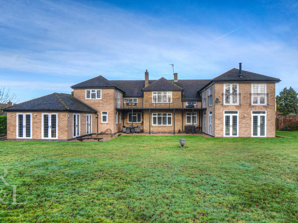 5 bed detached house for sale in Willesley Close, AshbyDeLaZouch