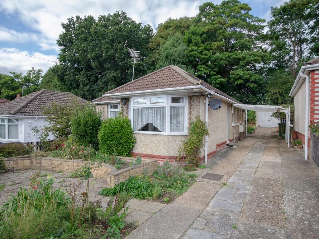 2 bed detached bungalow for sale in Mon Crescent, Bitterne, Southampton