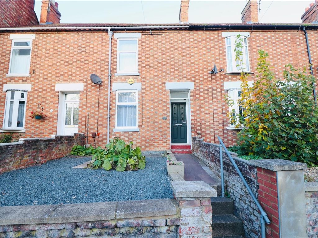 2 bed terraced house for sale in High Street South, Rushden NN10, £