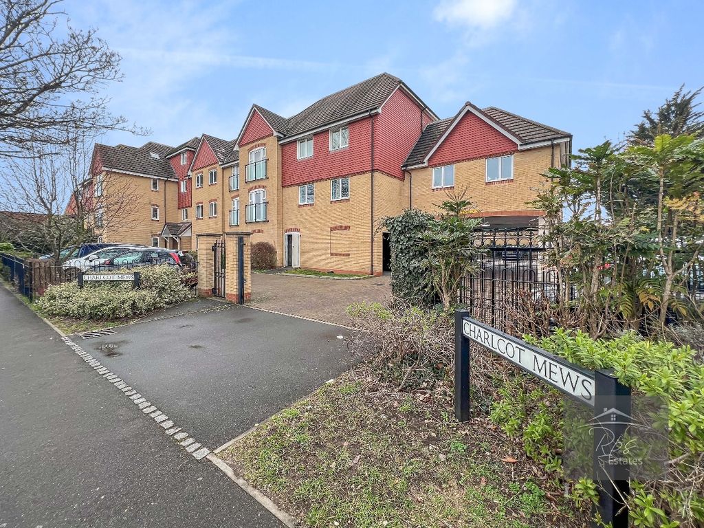 2 bed flat for sale in Charlcot Mews, Bower Way, Slough SL1 Zoopla