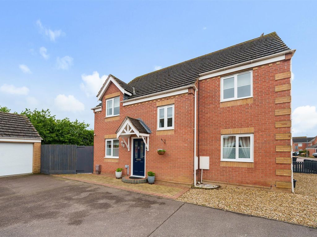 4 bed detached house for sale in Sunderland Place, Shortstown, Bedford