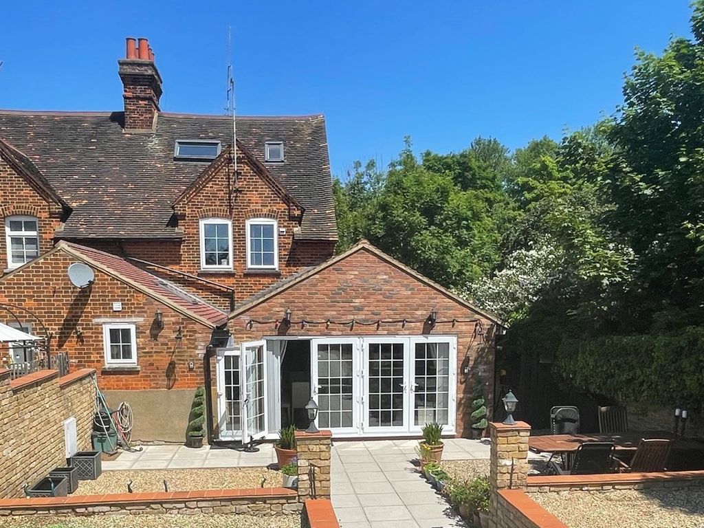 5 bed cottage for sale in Glebeland, Hatfield AL10 Zoopla