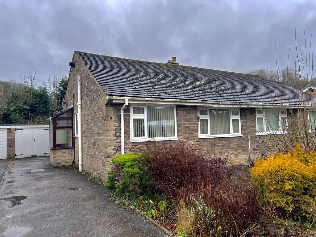 2 bed semidetached bungalow to rent in Wyedale Crescent, Bakewell