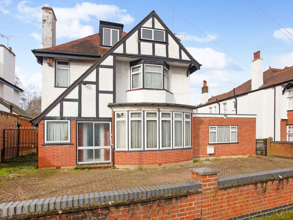 6 bed detached house for sale in Woodcote Park Road, Epsom KT18, £