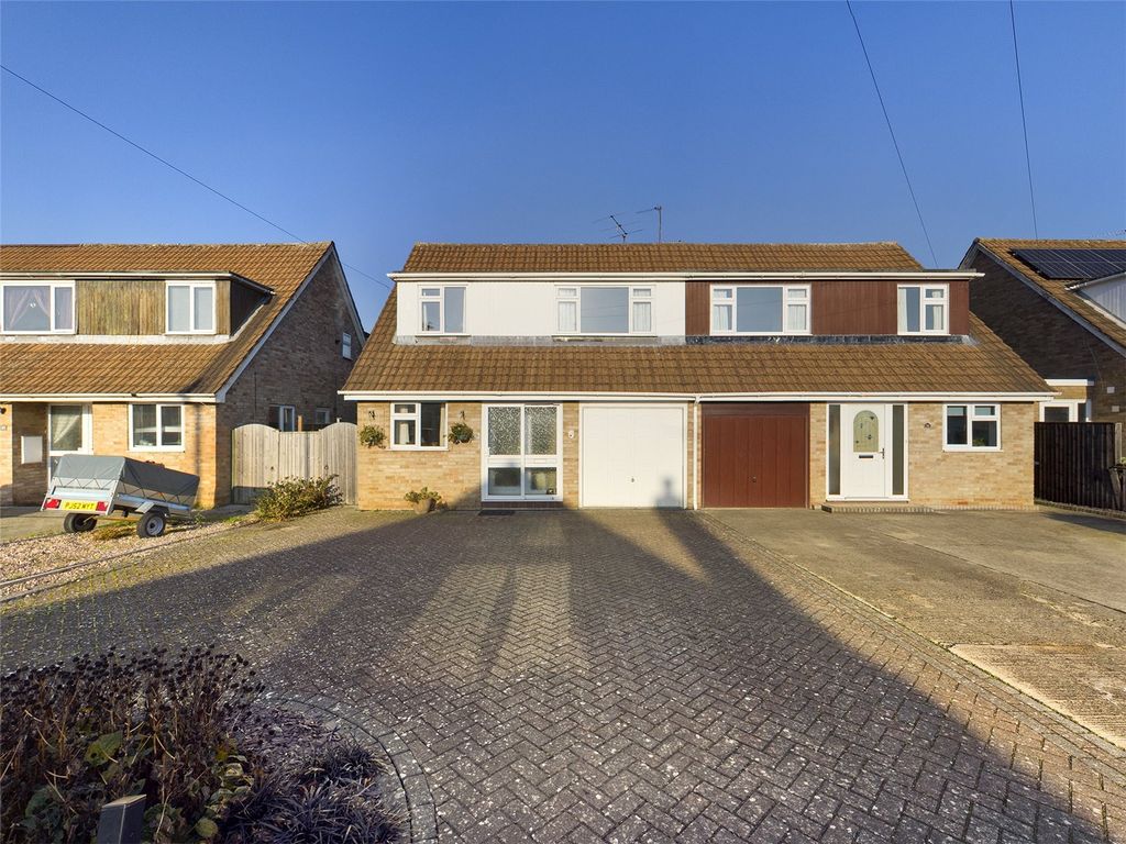 Farrant Avenue, Churchdown, Gloucester, Gloucestershire GL3  