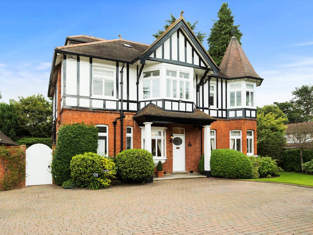 Castle Road, Weybridge, Surrey KT13  