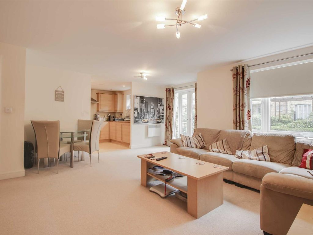 2 bed flat to rent in Fitzwilliam Street, Bletchley, Milton Keynes MK3