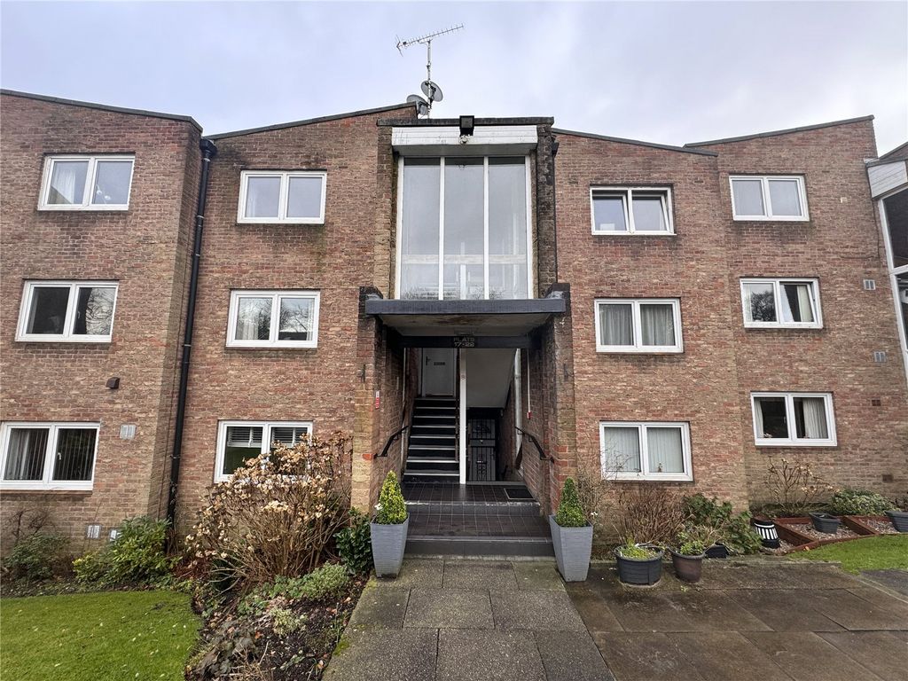 1 bed flat to rent in Bamford Court, Rochdale, Greater Manchester OL11