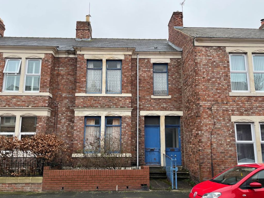 5 bed terraced house for sale in 9597 Windsor Avenue, Gateshead, Tyne