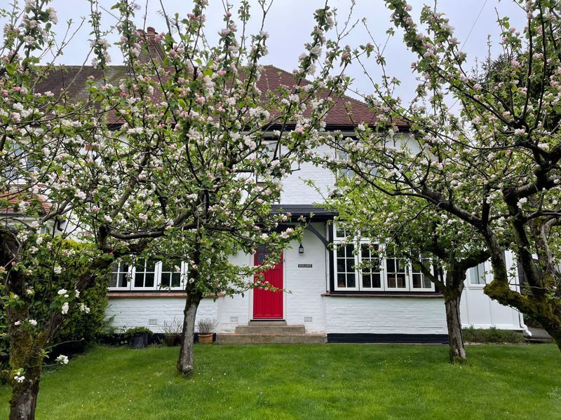 3 bed semidetached house for sale in Hill Road, Beacon Hill, Hindhead