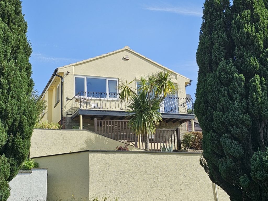 3 bed detached bungalow to rent in Pellew Way, Teignmouth, Devon TQ14