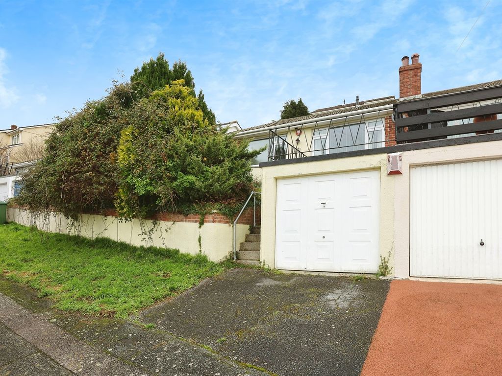 2 bed semidetached bungalow for sale in Meadow Way, Plympton, Plymouth