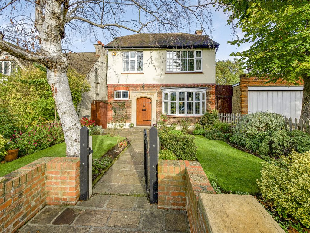 5 bed detached house for sale in Lynton Road, New Malden KT3, £