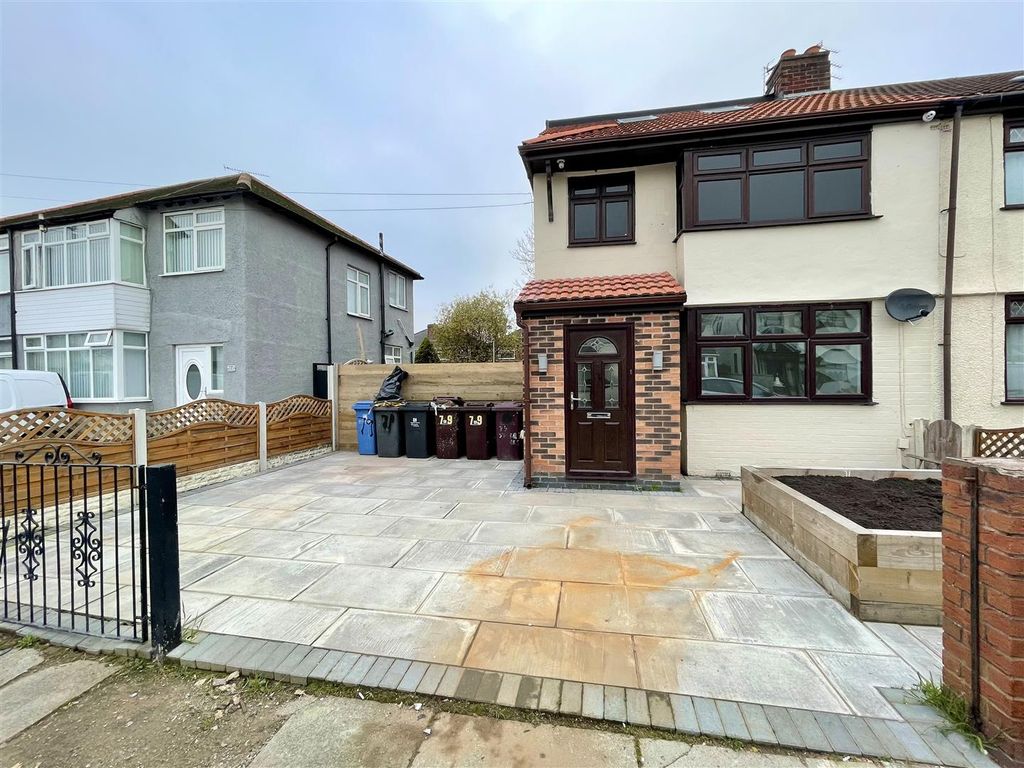 3 bed property for sale in Jeffereys Crescent, Huyton, Liverpool L36