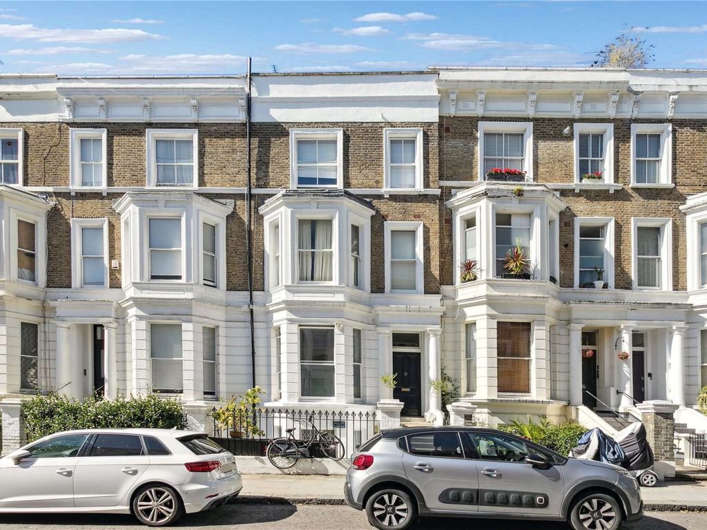 Room to rent in Room 1, Tavistock Road, Notting Hill, London W11, £