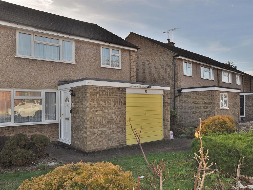 3 bed property for sale in Passingham Avenue, Hitchin SG4 Zoopla
