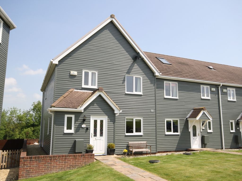 3 bed end terrace house to rent in Wiltshire Crescent, Vastern