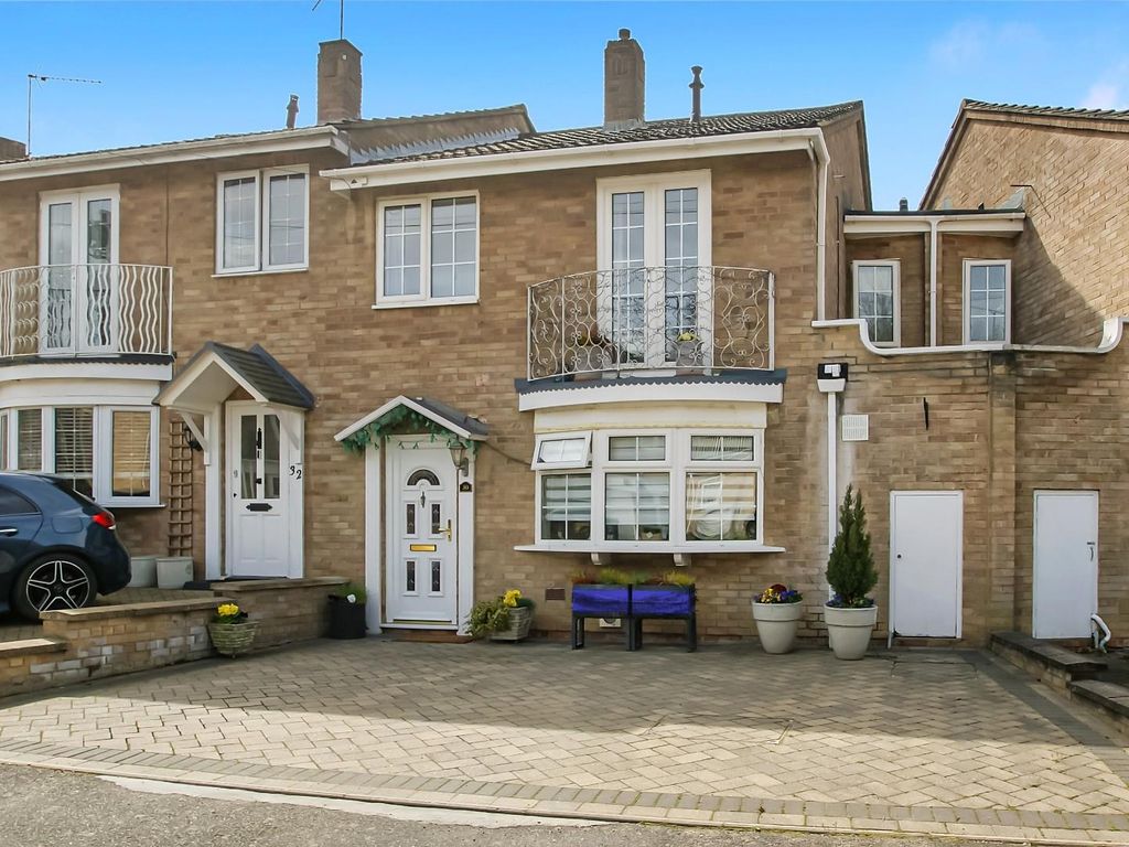 3 bed terraced house for sale in Collins Cross, Stortford CM23