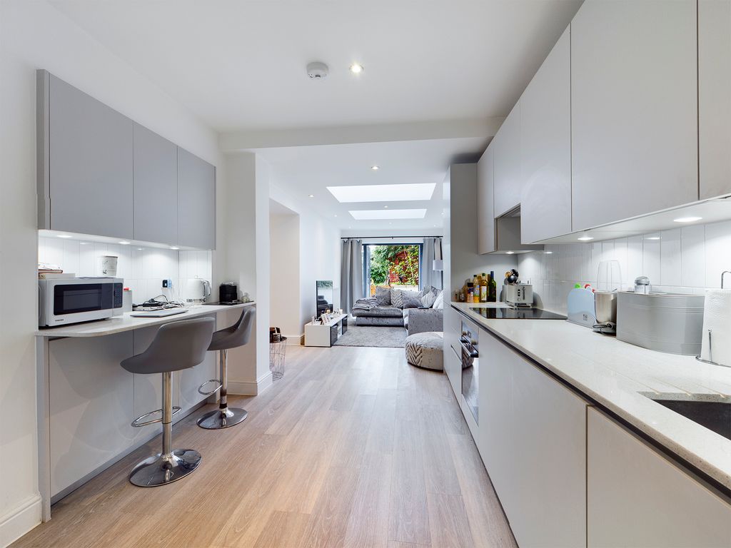 3 bed end terrace house for sale in Corringham Road, London NW11 Zoopla