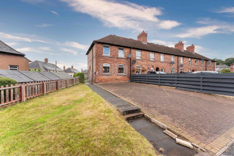 3 bed end terrace house for sale in Pinkerton Place, Rosyth