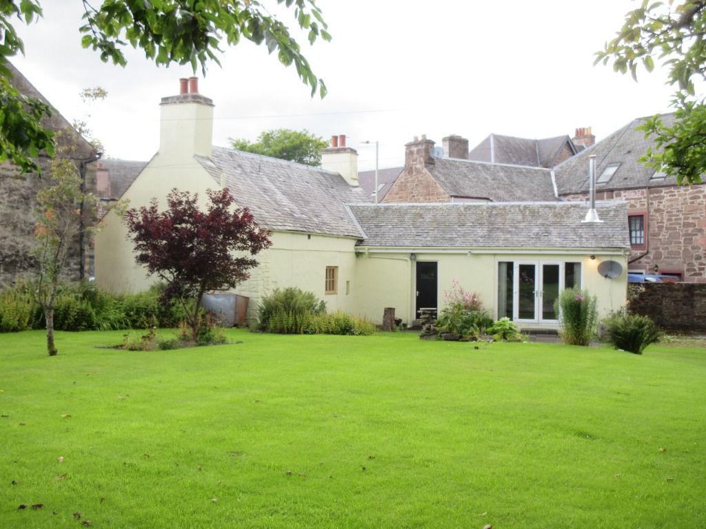 2 bed detached house to rent in Willoughby Street, Crieff, Perthshire PH5, £800 pcm Zoopla