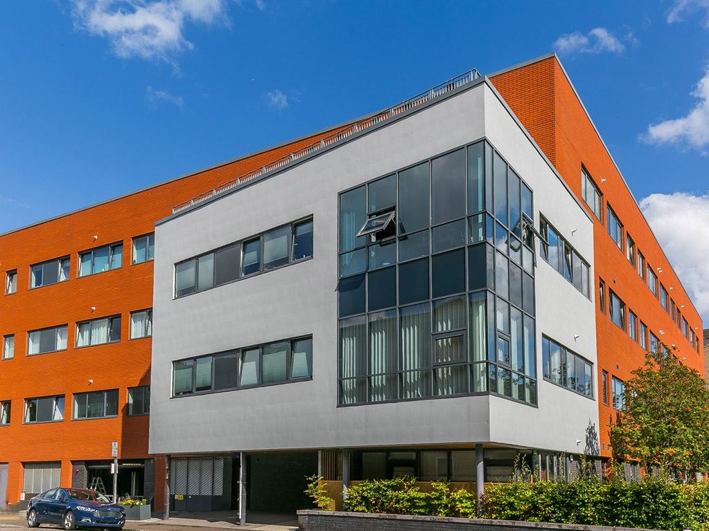 Logie Green Road, Canonmills, Edinburgh EH7