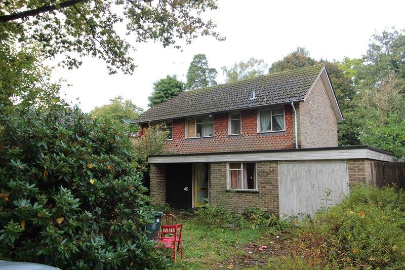 Milton Mount Avenue, Crawley, West Sussex. RH10  