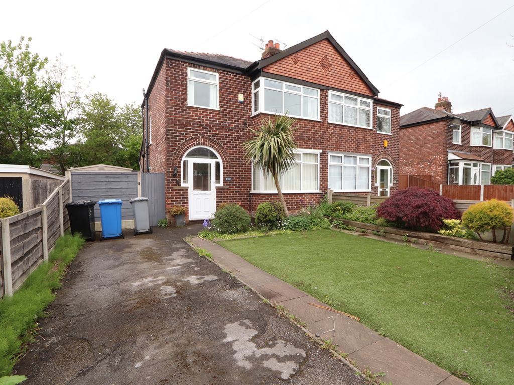 3 bed semidetached house to rent in Leyburn Avenue, Stretford