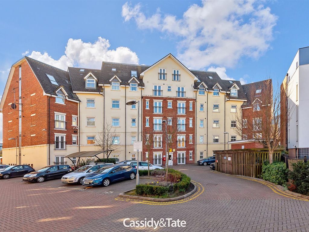 2 bed flat to rent in Townsend Mews, Stevenage SG1, £1,425 pcm Zoopla