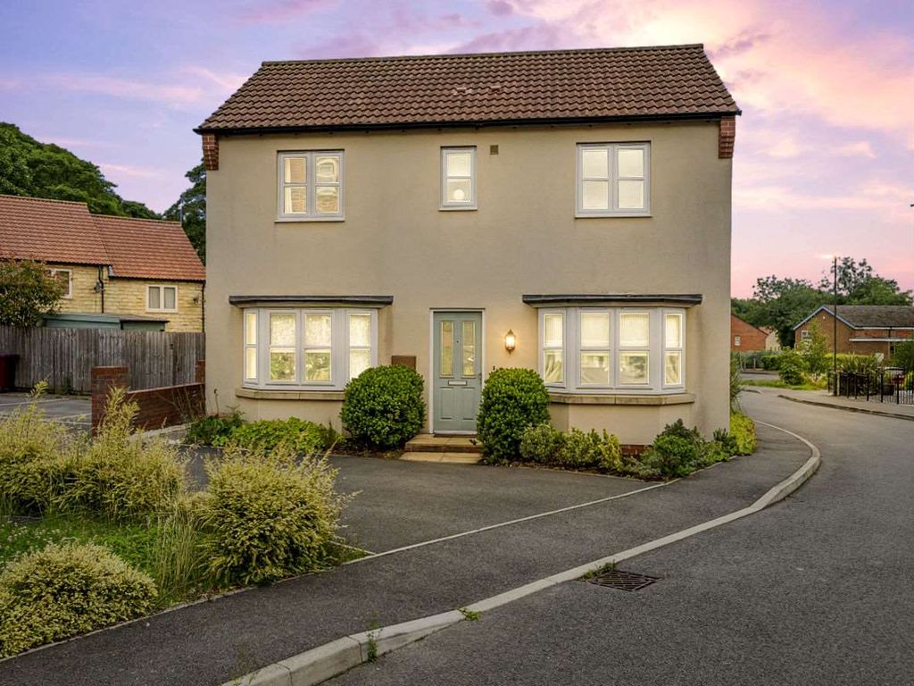 3 bed detached house for sale in Vicarage Walk, Clowne, Chesterfield S43, £240,000 Zoopla