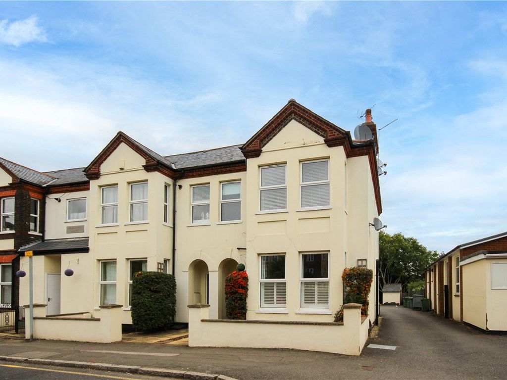 2 bed flat to rent in Albanian Court, 85 Camp Road, St. Albans