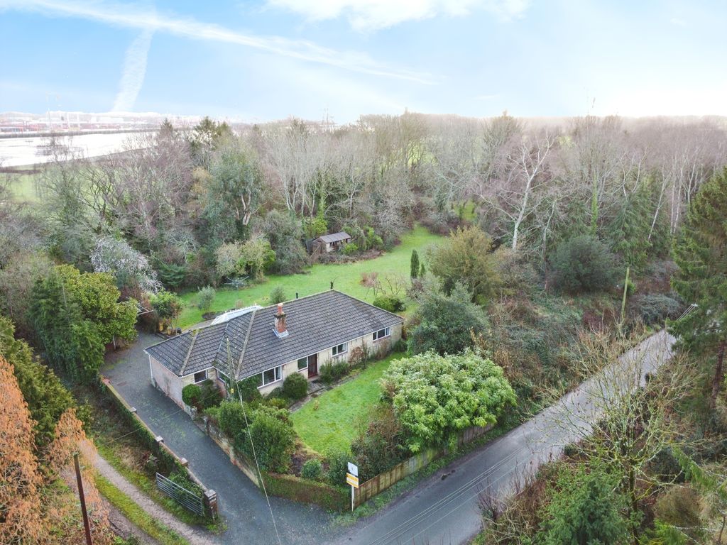 4 bed bungalow for sale in Eling Hill, Totton, Southampton SO40, £