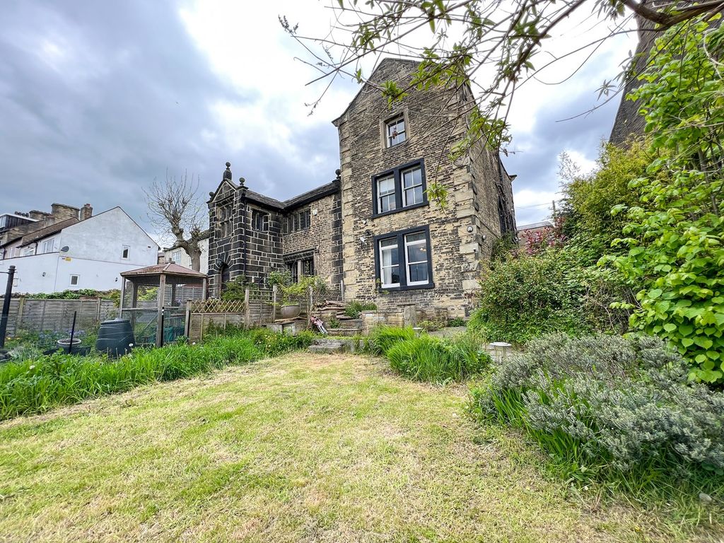 5 bed end terrace house for sale in Haugh Shaw Road, Halifax HX1 Zoopla