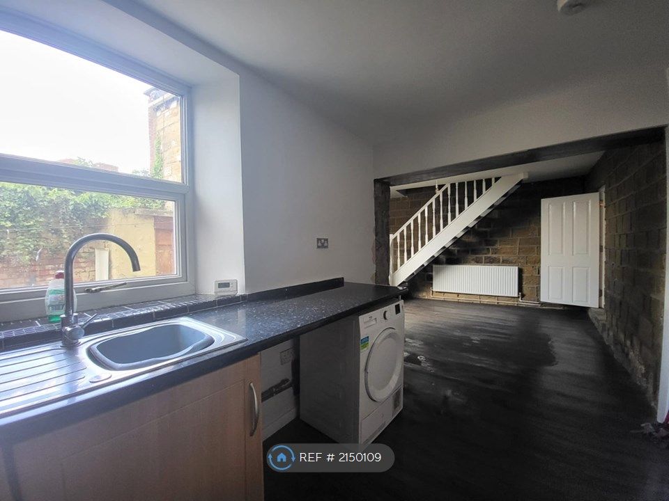 3 bed terraced house to rent in Bridge Street, Swinton, Mexborough S64