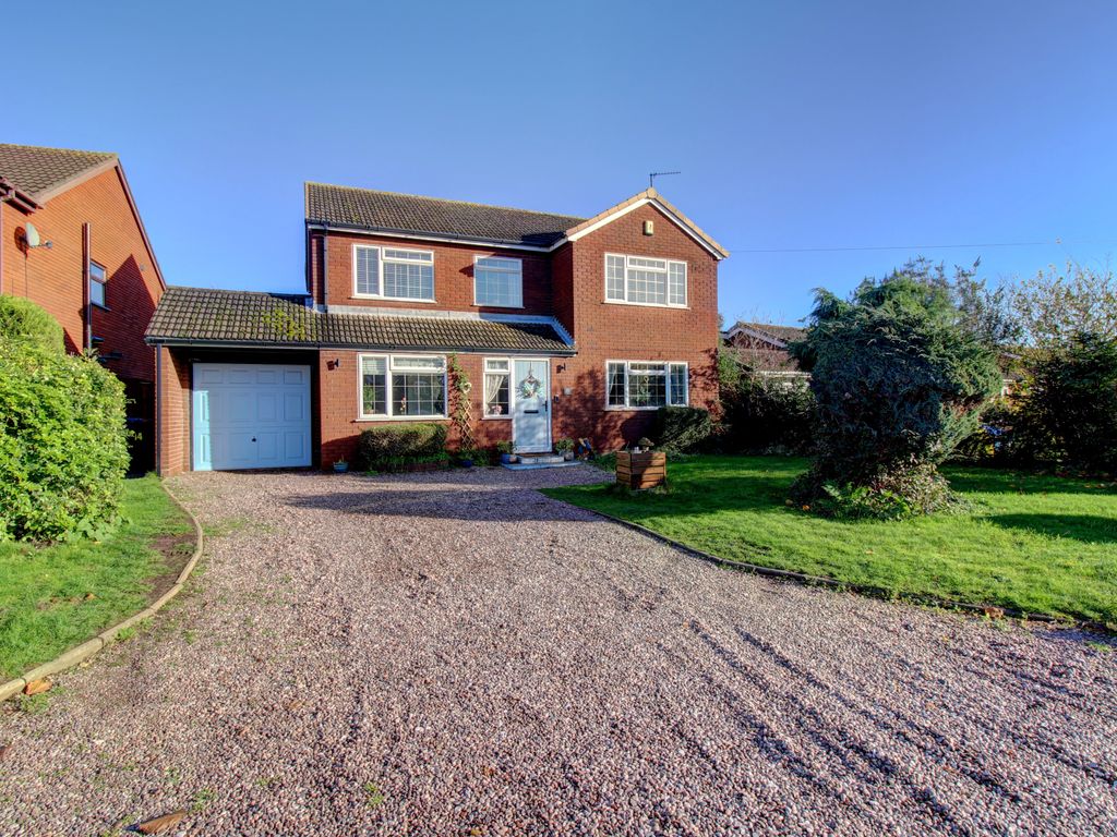 4 bed detached house for sale in Uttoxeter Road, Hill Ridware, Rugeley