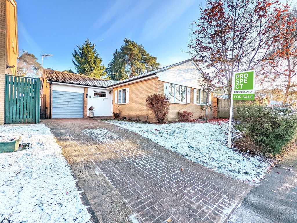 3 bed bungalow for sale in Magdalene Road, Owlsmoor, Sandhurst