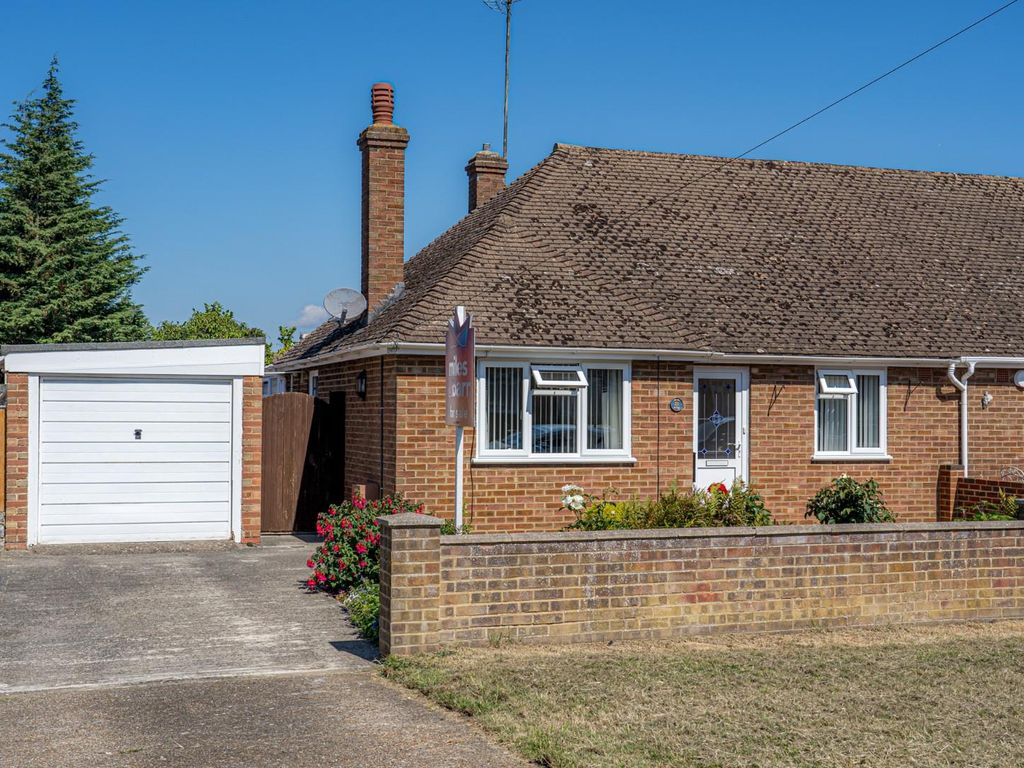 2 bed semidetached bungalow for sale in Mabledon Avenue, Ashford TN24