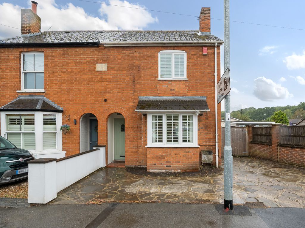 3 bed semidetached house for sale in Yorktown Road, College Town