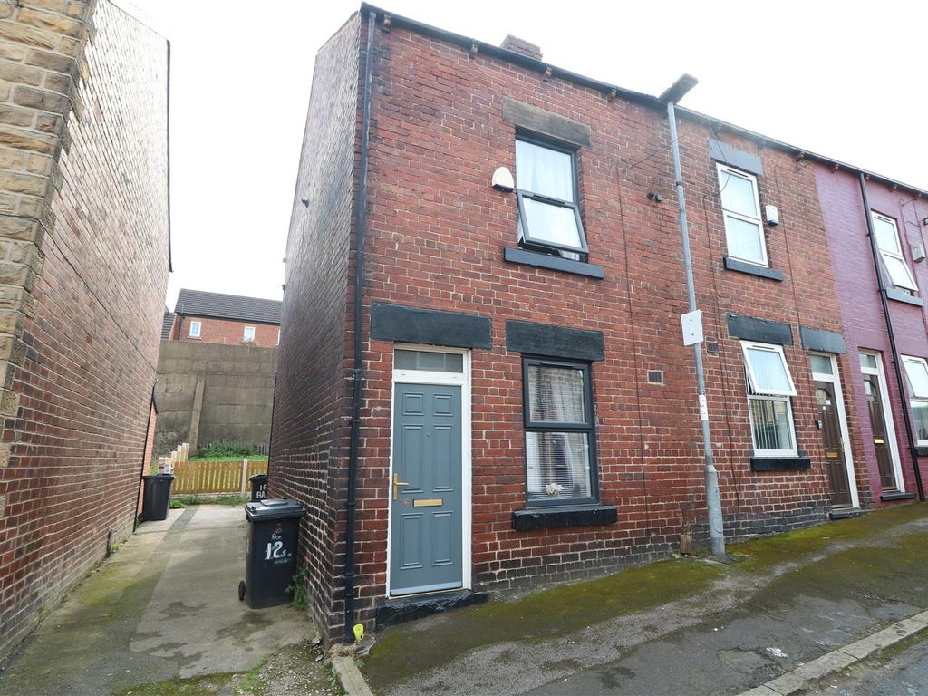 2 bed terraced house to rent in Bank Street, Barnsley S70, £575 pcm