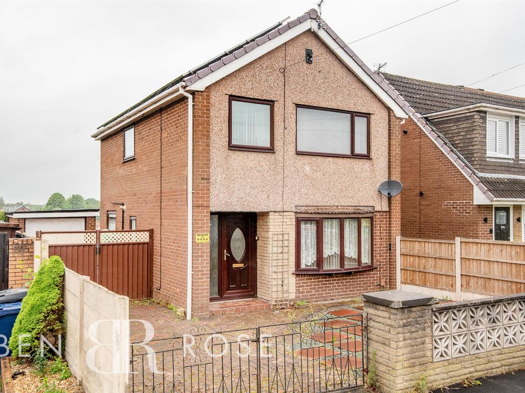 3 bed detached house for sale in Redwood Avenue, Leyland PR25, £220,000