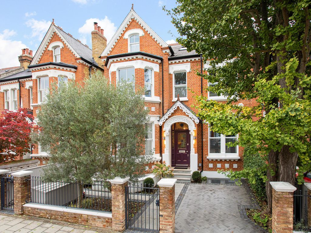 6 bed semidetached house for sale in Patten Road, Wandsworth, London