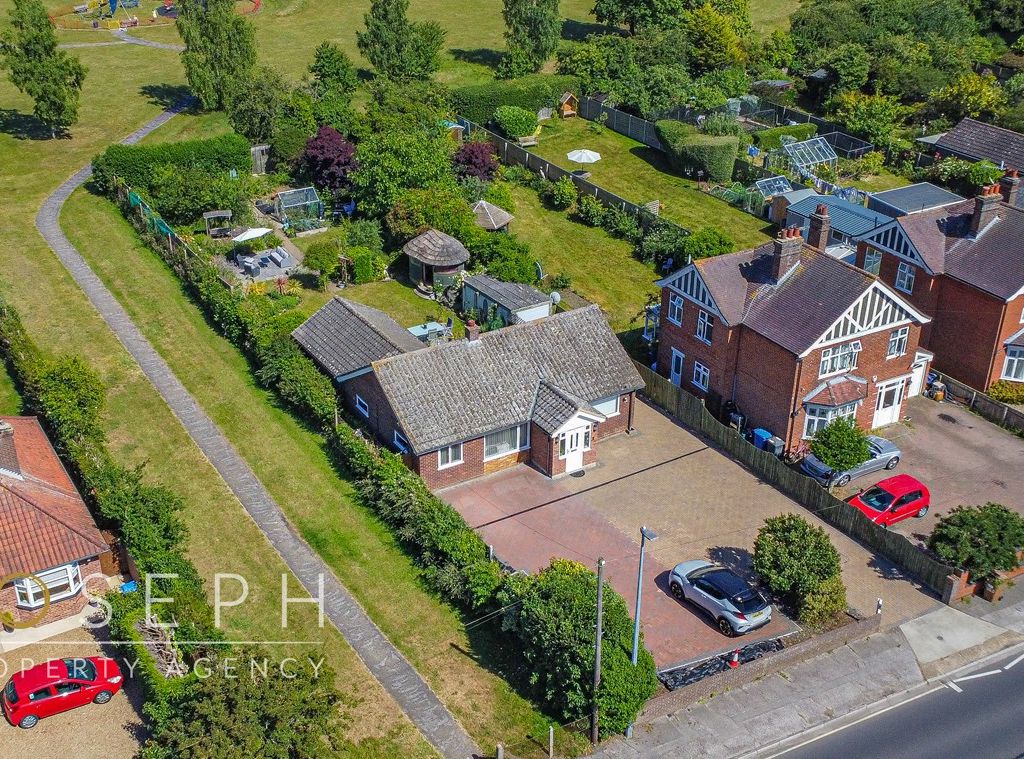3 bed detached bungalow for sale in Old Norwich Road, Ipswich IP1 Zoopla